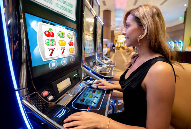 erek2 18 platform interface showing sportsbook, live dealer, and slots sections